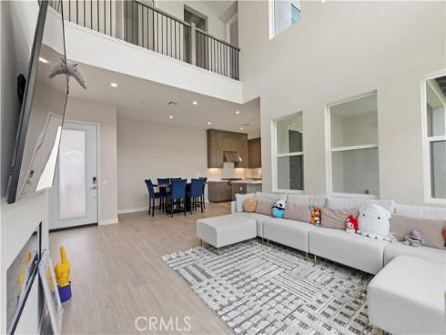 120  Holliston  , Lake Forest, CA