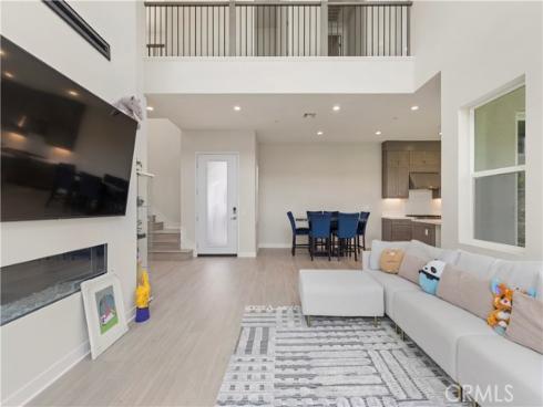 120  Holliston  , Lake Forest, CA