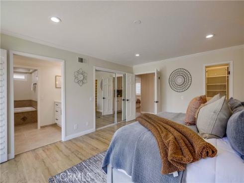 25011  Calle Madera  , Lake Forest, CA