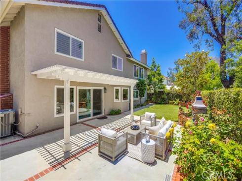 25011  Calle Madera  , Lake Forest, CA