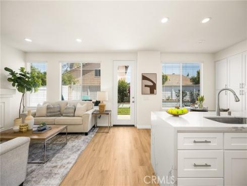 17 Marseille Way , Lake Forest, CA