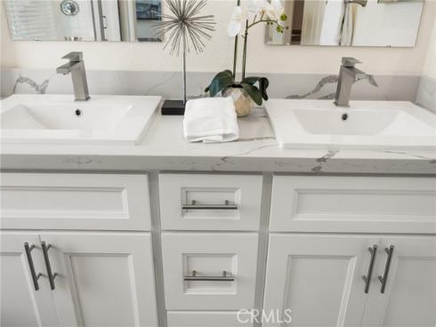 17 Marseille Way , Lake Forest, CA