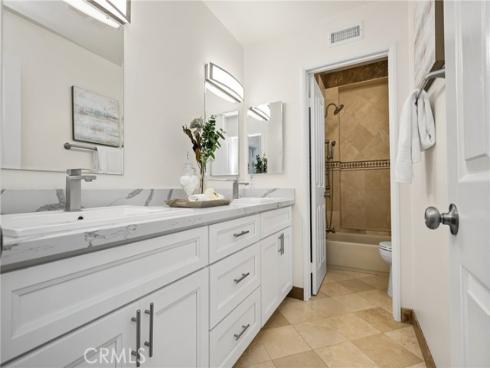 17 Marseille Way , Lake Forest, CA