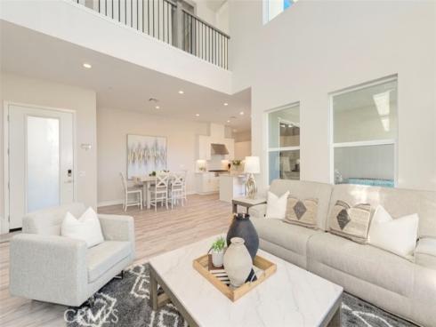 111 Edna Parkway, Lake Forest, CA