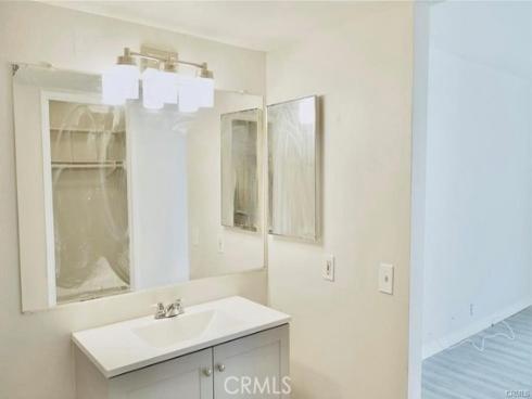 23232  orange av  , Lake Forest, CA