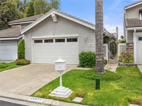 21971  Cayuga   Lane, Lake Forest, CA