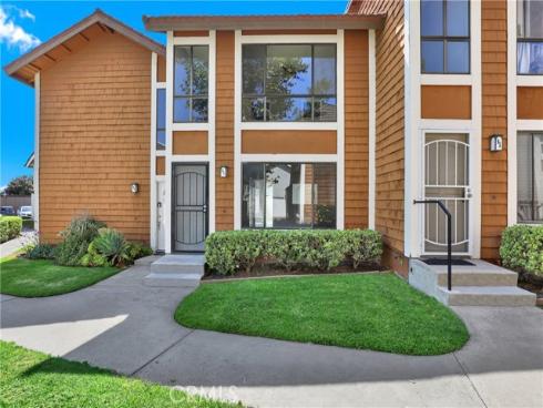 25885  Trabuco  94  Road, Lake Forest, CA