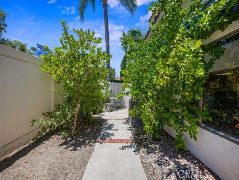 21081  Calle De Paseo  , Lake Forest, CA