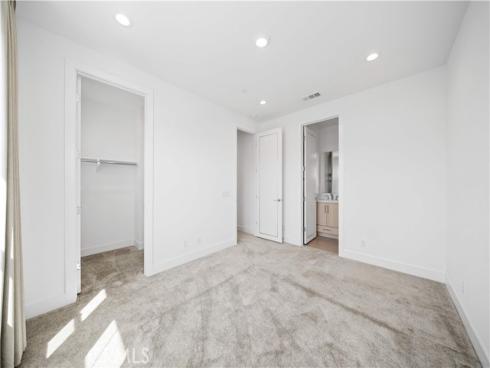 360 Riverbend , Lake Forest, CA