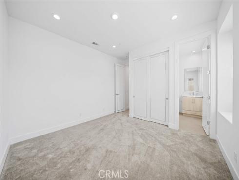 360 Riverbend , Lake Forest, CA