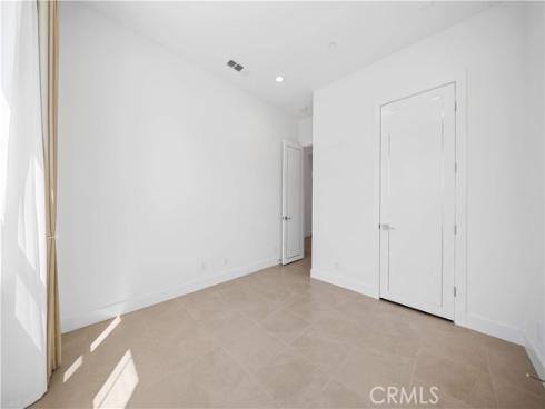 360 Riverbend , Lake Forest, CA