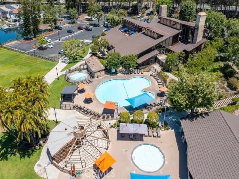 21992  Hoi   Circle, Lake Forest, CA