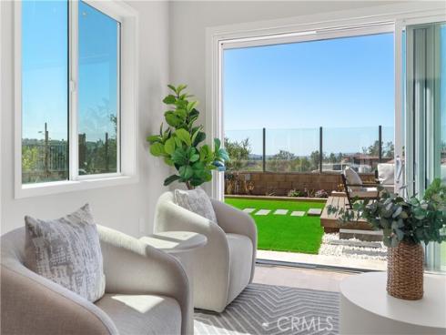 671  Pelion  , Lake Forest, CA