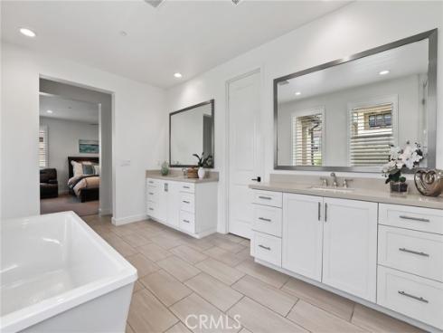 12  Lontano  , Lake Forest, CA