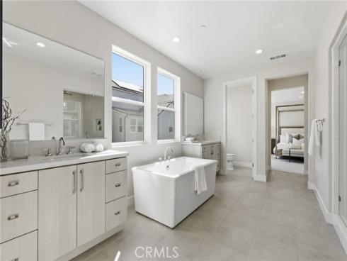 130  Paddlewheel  , Lake Forest, CA