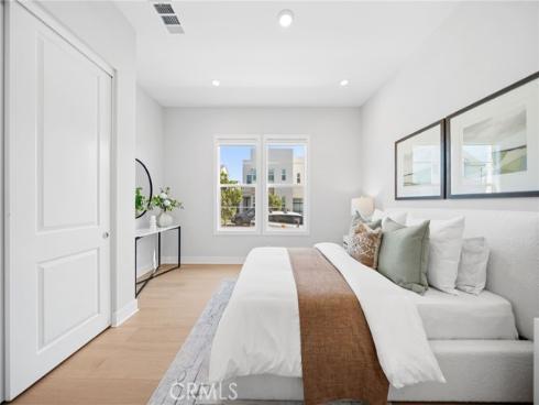 181  Buckeye  , Lake Forest, CA