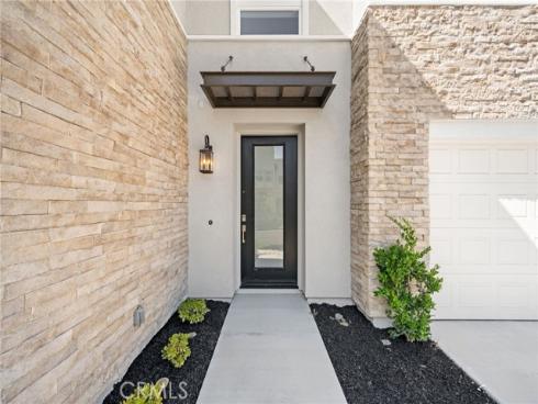 181  Buckeye  , Lake Forest, CA