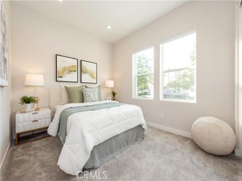 220  Holliston  , Lake Forest, CA