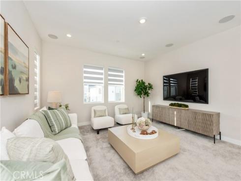 220  Holliston  , Lake Forest, CA