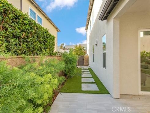 220  Holliston  , Lake Forest, CA