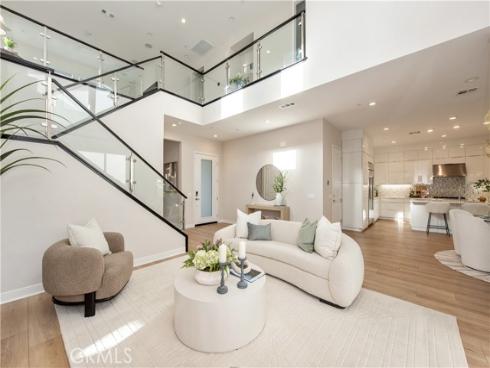 220  Holliston  , Lake Forest, CA