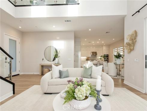 220  Holliston  , Lake Forest, CA