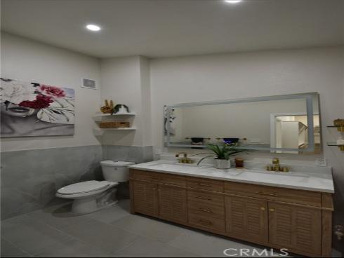 25052  Calle Arenal  , Lake Forest, CA