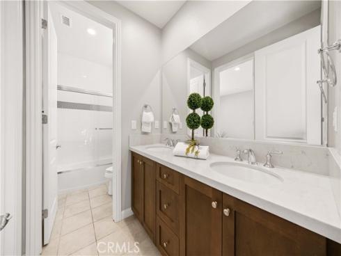 208  Pinnacle  , Lake Forest, CA