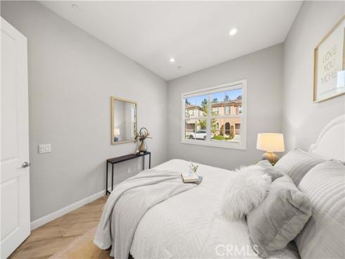 208  Pinnacle  , Lake Forest, CA