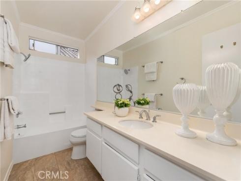 21175  Gladiolos  , Lake Forest, CA