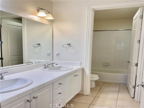 22  Lark  , Lake Forest, CA