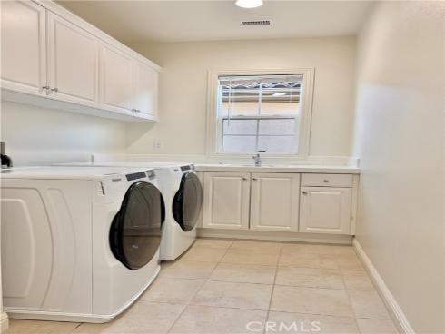 22  Lark  , Lake Forest, CA