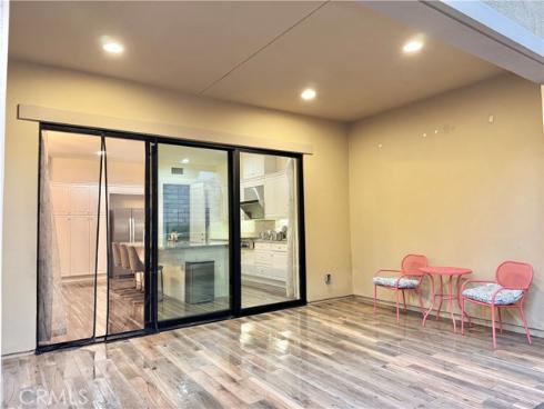 22  Lark  , Lake Forest, CA