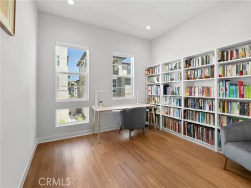 200  Newton  , Lake Forest, CA