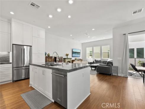 200  Newton  , Lake Forest, CA