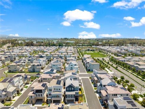 200  Newton  , Lake Forest, CA