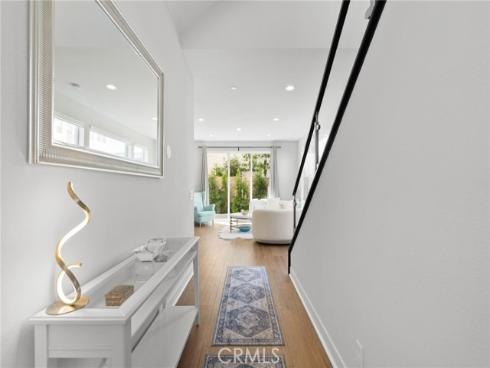 200  Newton  , Lake Forest, CA