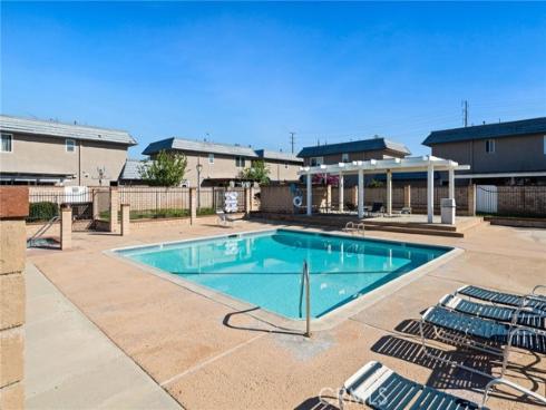 22921  Crol  , Lake Forest, CA