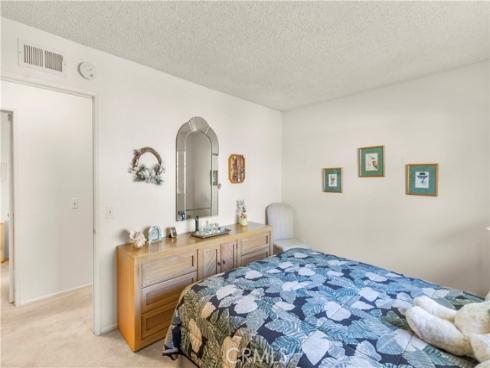 24142 Minnetonka Lane, Lake Forest, CA