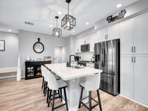 901 Sunset Rdg , Lake Forest, CA