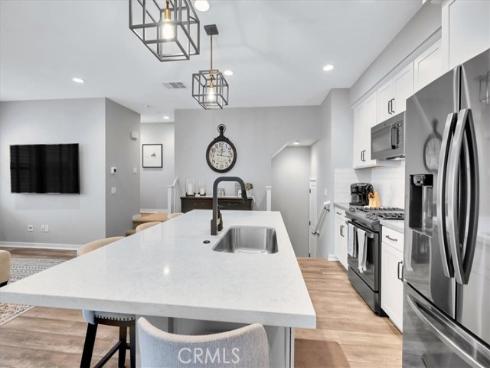 901 Sunset Rdg , Lake Forest, CA