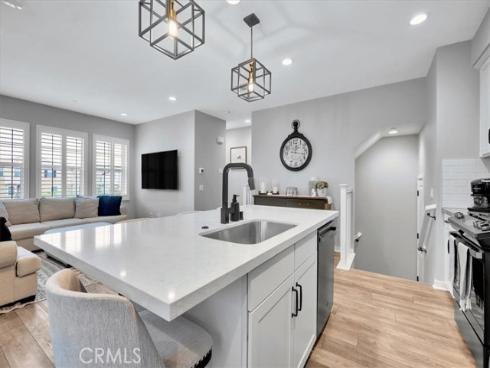 901 Sunset Rdg , Lake Forest, CA