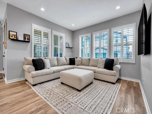 901 Sunset Rdg , Lake Forest, CA