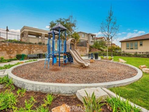 901 Sunset Rdg , Lake Forest, CA