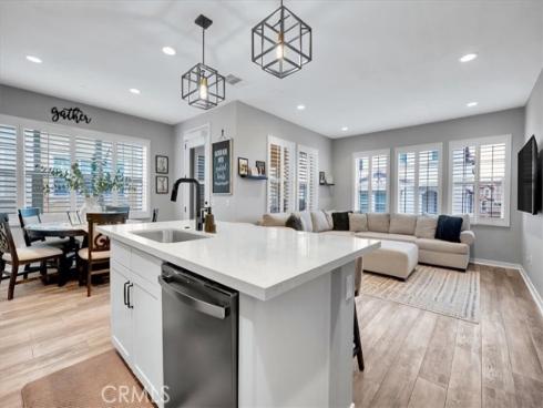 901 Sunset Rdg , Lake Forest, CA