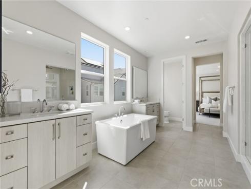 130 Paddlewheel , Lake Forest, CA