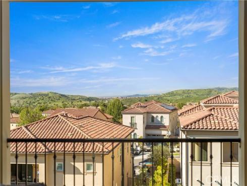 37 Caspian , Lake Forest, CA