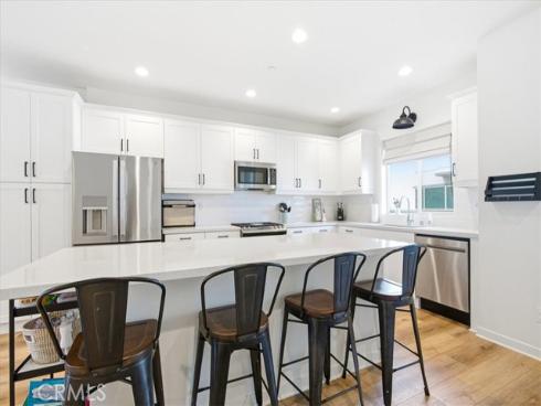 608 Shadowbrook , Lake Forest, CA