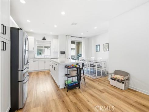 608 Shadowbrook , Lake Forest, CA