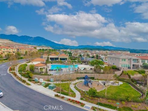 608 Shadowbrook , Lake Forest, CA